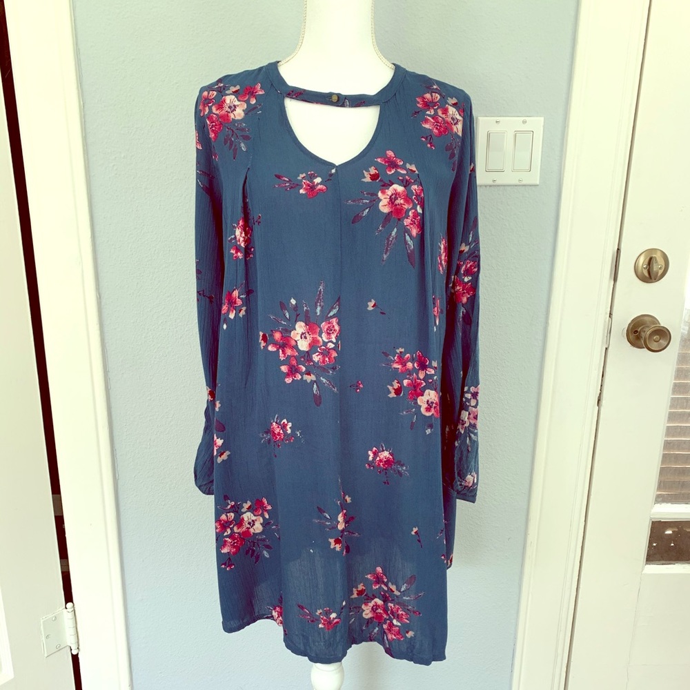 Xhilaration Floral Split Sleeve Dress